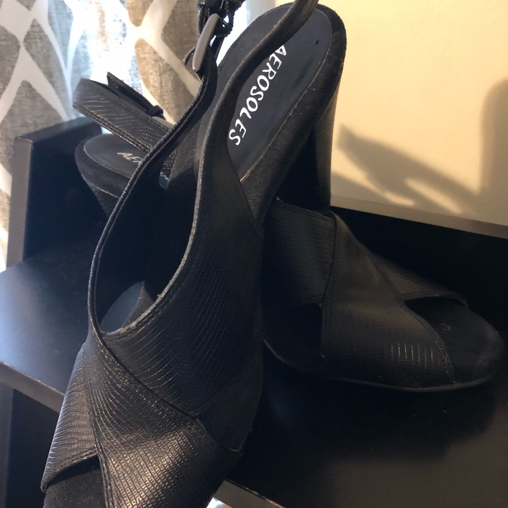 Aerosoles very comfy/ small heel